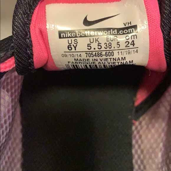 Nike Shoes! - Picture 7 of 7